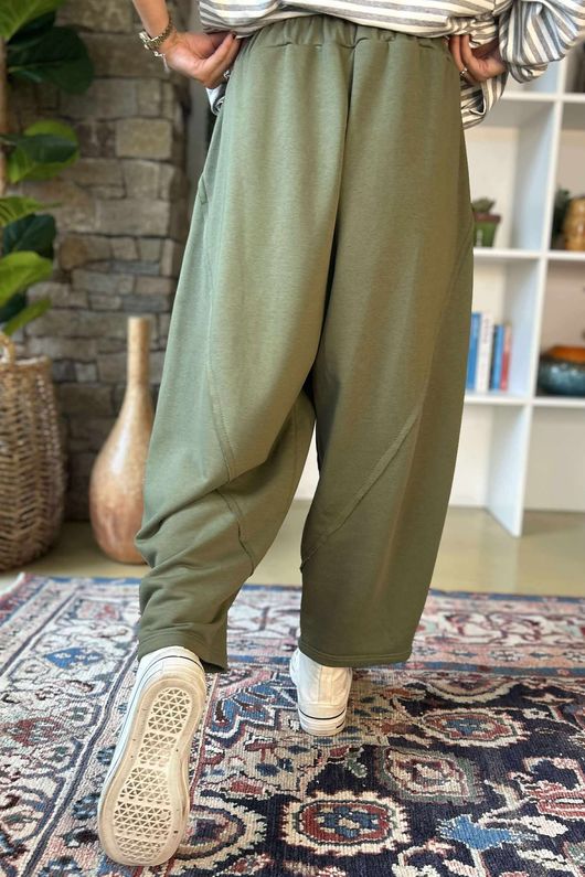 Scamp Raw Seam Barrel Pant Khaki